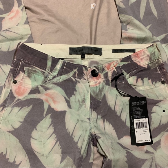 Guess Green Jeans with Flowers - Picture 5 of 6